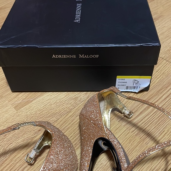 Adrienne Maloof Shoes Adrienne Maloof Like New Yvonne Gold Sparkles Poshmark